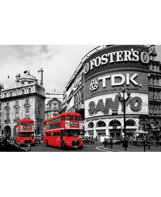 London - Piccadilly Circus (Red Buses)